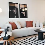 2Br Apartment Cfc Aura Living
