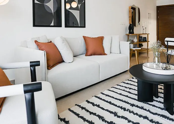 2Br Apartment Cfc Aura Living