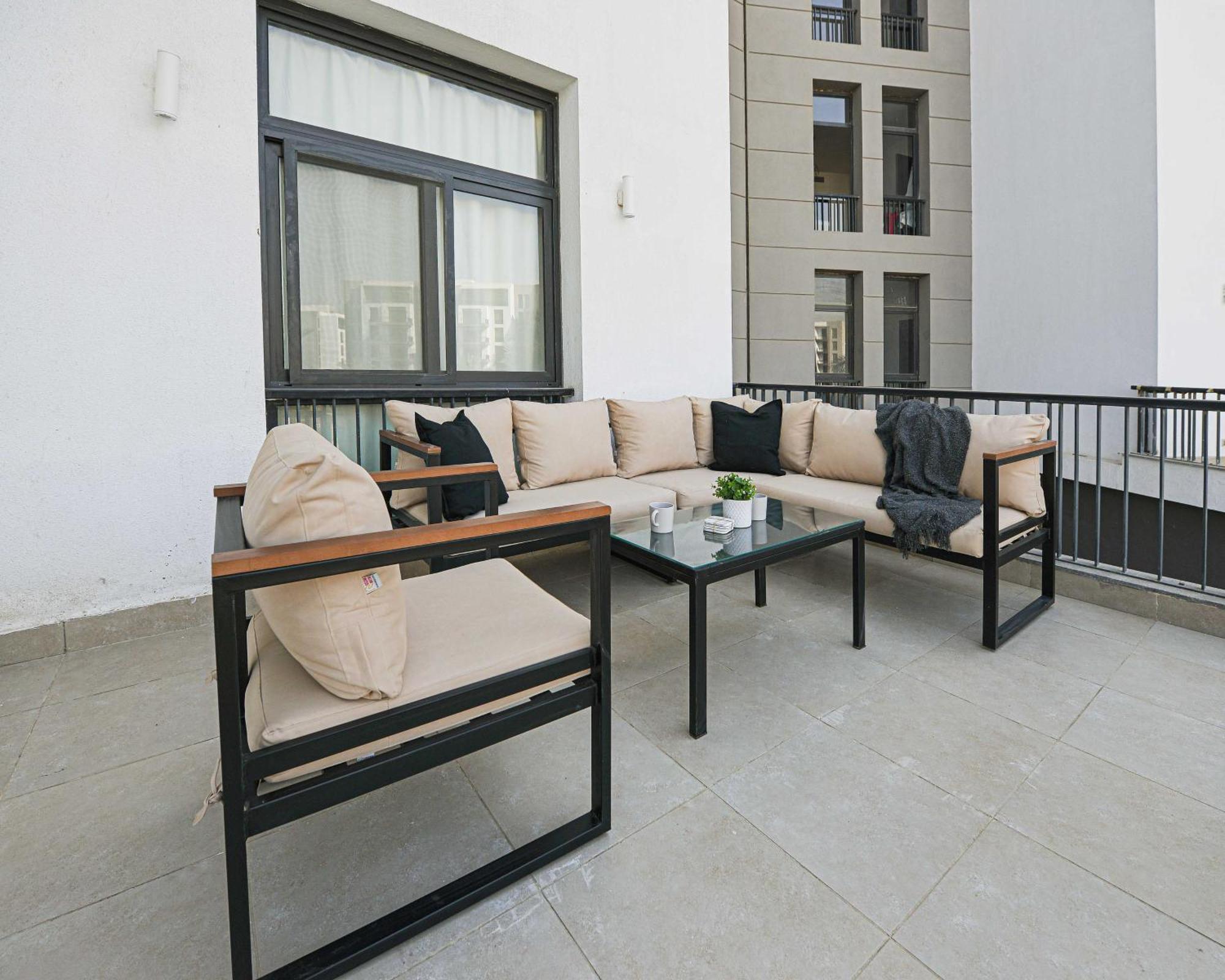 2br Cfc Aura Living
